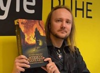 #78 Get a previously published Sci-Fi author to write an original story (140 words max) about Misha, the Queen of England and an Elopus.